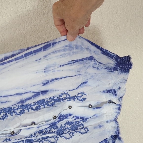 NWT fever beautiful batik top with embroidery,  L - Picture 6 of 16